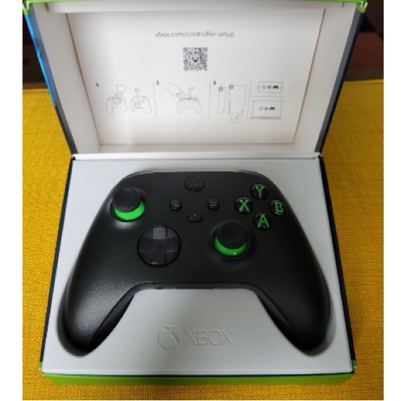 Xbox Series X Controller - Black with Green Accents